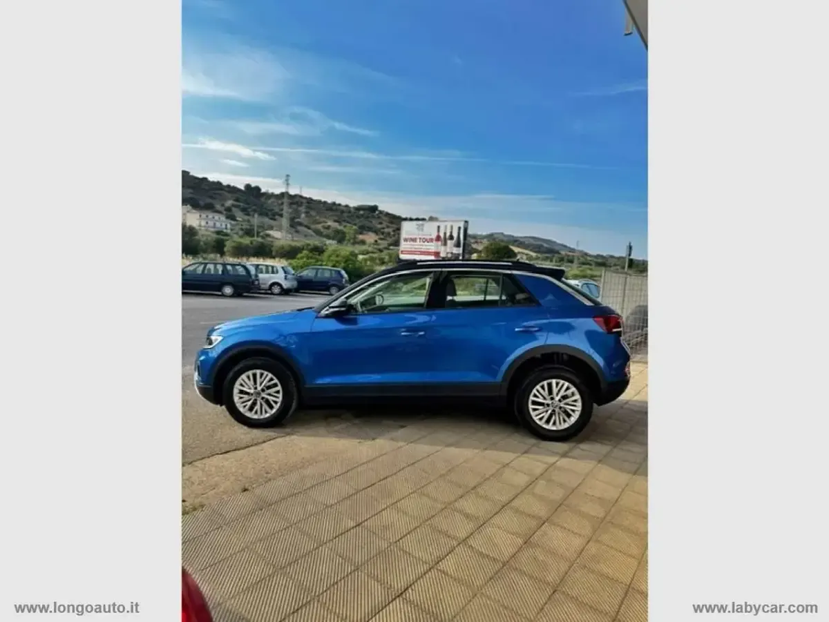 Usata VW T-Roc Life 116 CV (85 kW) 2023 Ravenna blue metallizzato SUV