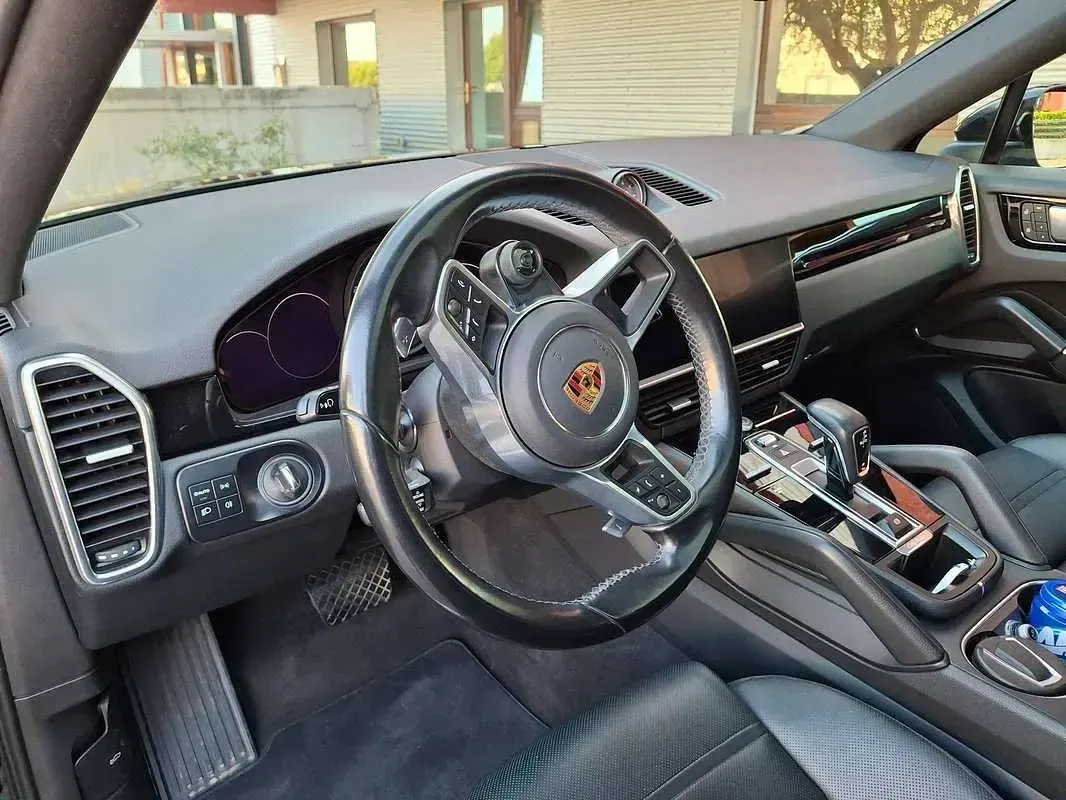 Usata Porsche Cayenne 340 CV (250 kW) 2022 Nero SUV
