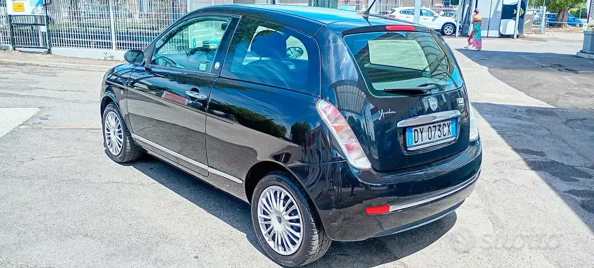 Usata Lancia Ypsilon 77 CV (56 kW) 2009 Nero Utilitaria