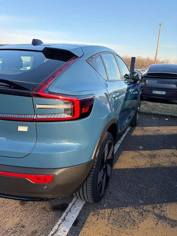 Usata Volvo C40 Plus 80 kW (109 CV) 2022 Blu/azzurro SUV