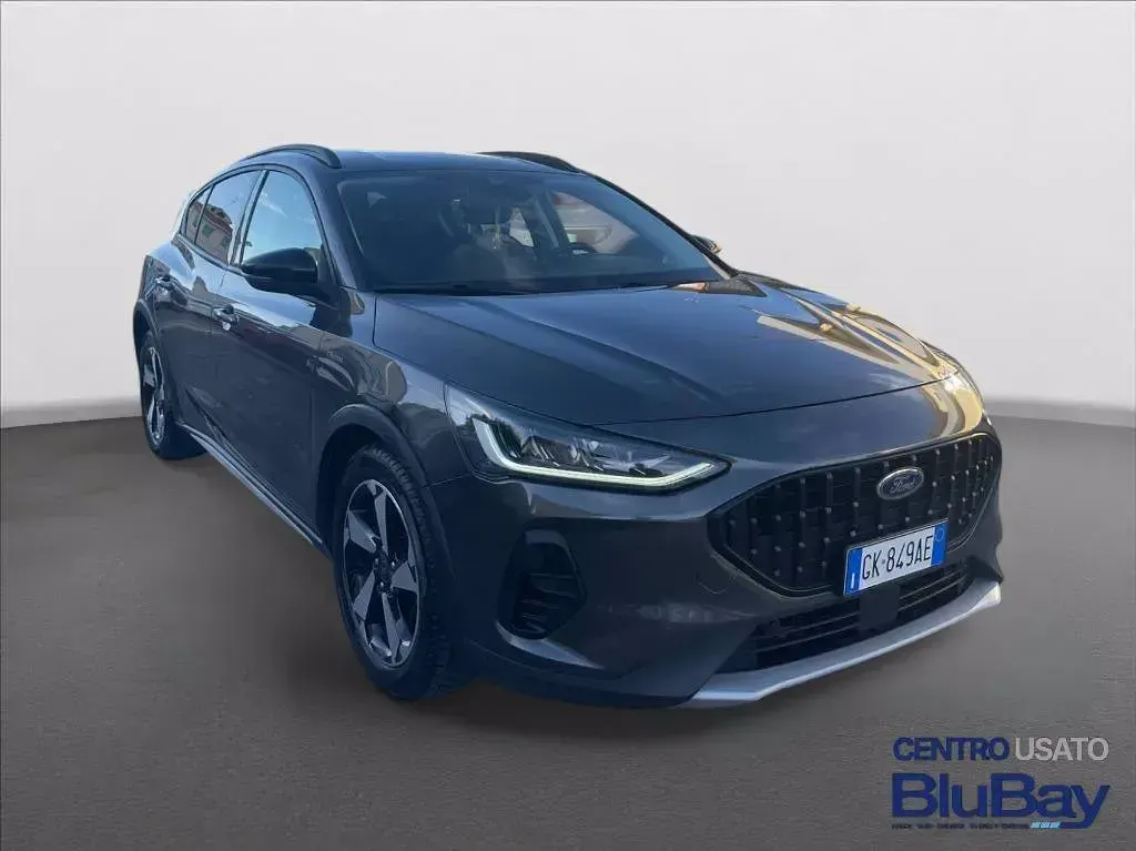 Begagnad Ford Focus Active 125 HK (91 kW) 2022 Grå Sedan
