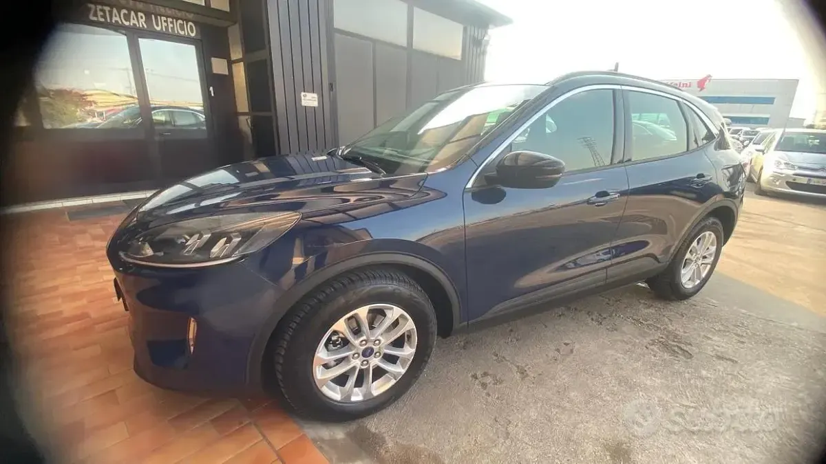 Usata Ford Kuga Titanium 120 CV (88 kW) 2022 Bluazzurro SUV