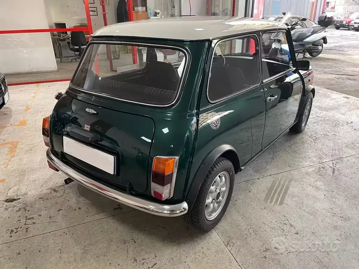 Usata Mini Cooper 61 CV (44 kW) 1991 Verde Utilitaria