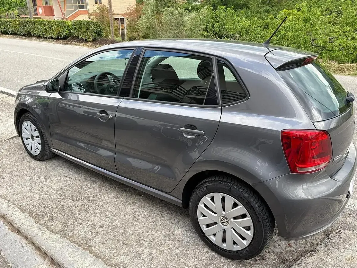 Usata VW Polo Comfortline 69 CV (50 kW) 2011 Grigio Utilitaria