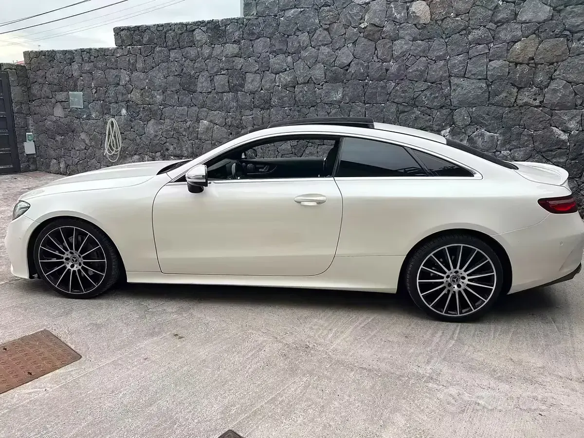 Usata Mercedes E220 194 CV (142 kW) 2020 Bianco Coupé