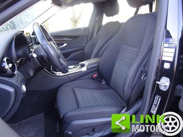 Usata Mercedes C300e Business 210 CV (154 kW) 2021 Nero Station wagon