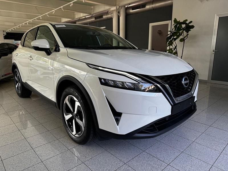 Usata Nissan Qashqai N-Connecta 140 CV (102 kW) 2024 Bianco perlato SUV