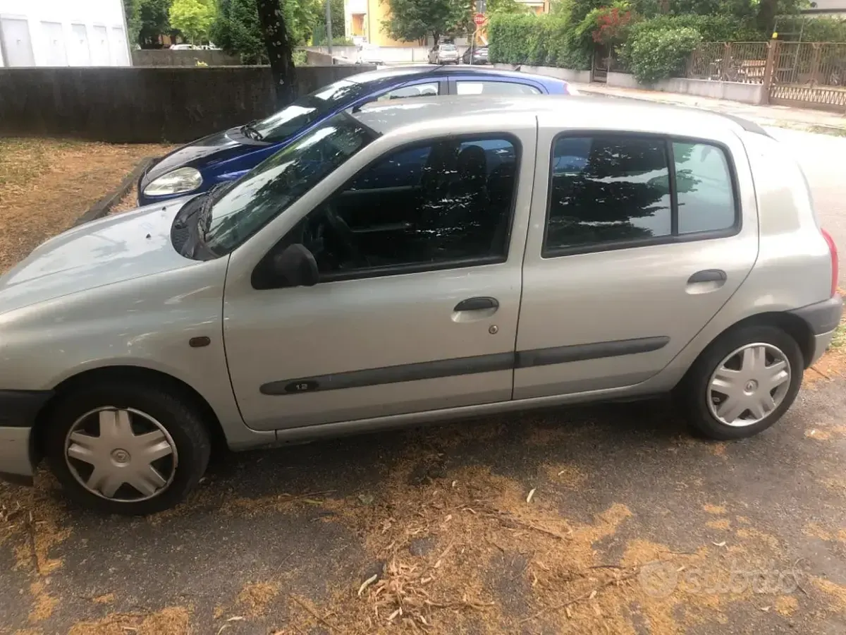 Usata Renault Clio 58 CV (42 kW) 2001 Berlina