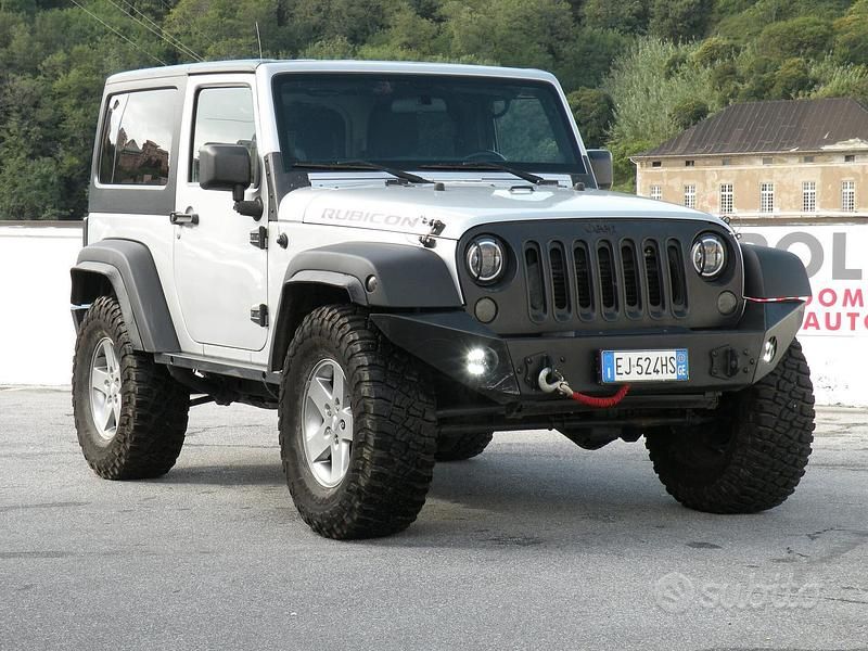 Usata Jeep Wrangler Rubicon 200 CV (147 kW) 2011 Argento SUV