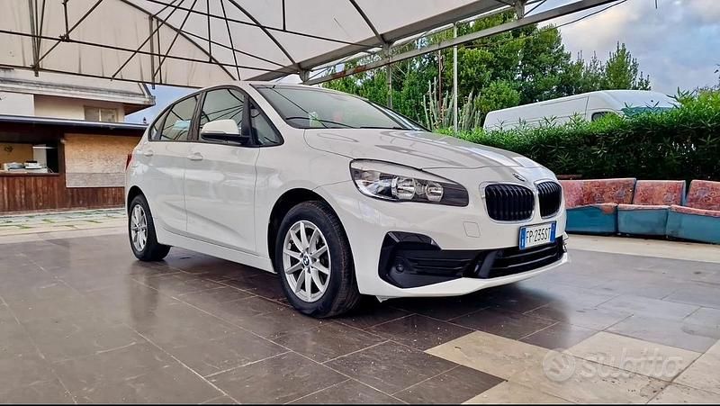 Usata BMW 218 Advantage 150 CV (110 kW) 2018 Bianco Station wagon