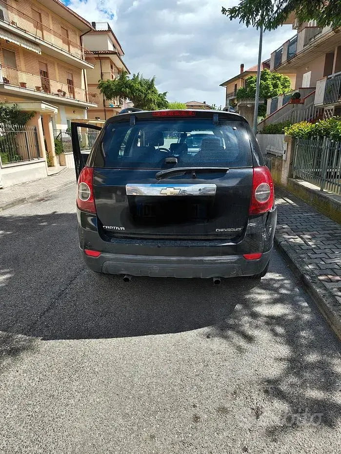 Usata Chevrolet Captiva 136 CV (100 kW) 2008 Nero SUV