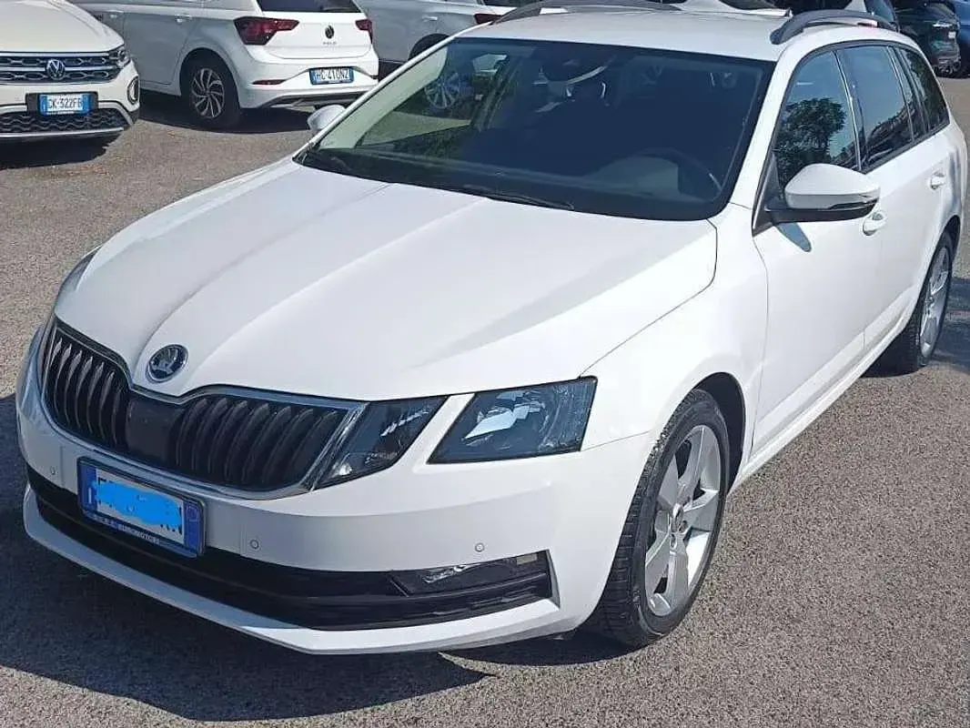 Usata Skoda Octavia Executive 150 CV (110 kW) 2018 Bianco Station wagon