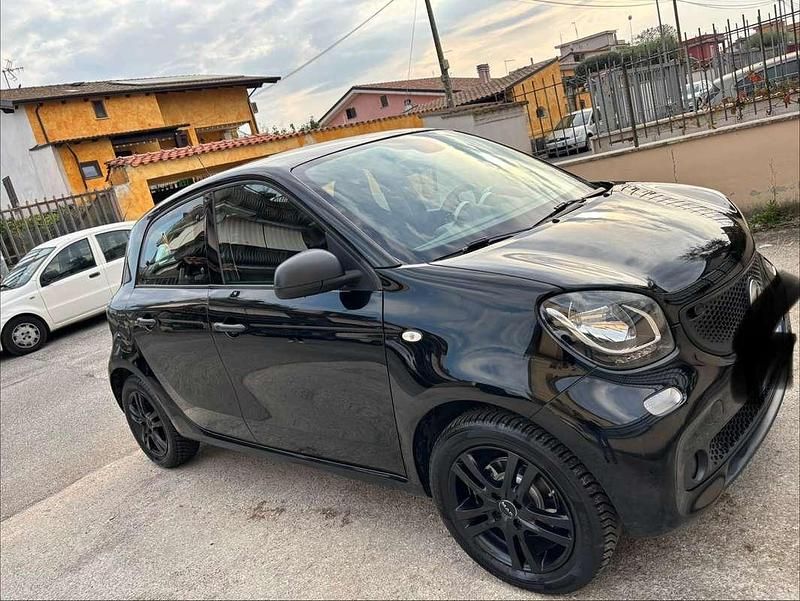 Usata Smart ForFour 71 CV (52 kW) 2015 Nero Utilitaria