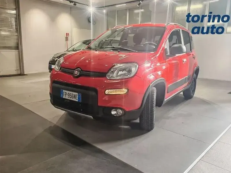 Usata Fiat Panda 4x4 S 95 CV (69 kW) 2018 Rosso Utilitaria