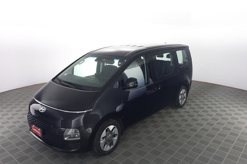 Usata Hyundai Staria 177 CV (130 kW) 2023 Abyss black Monovolume