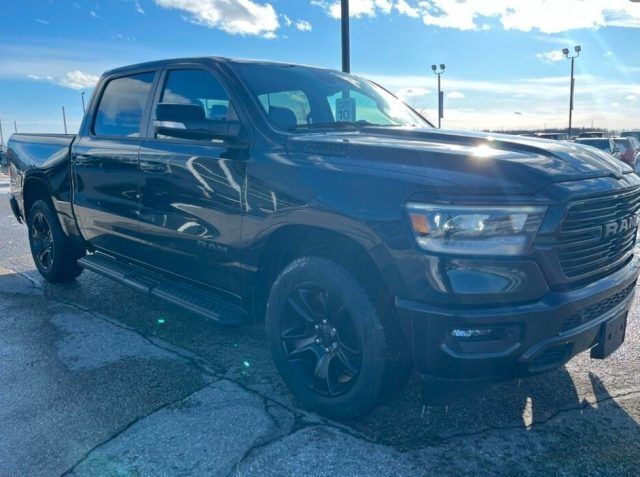 Usata RAM 1500 401 CV (294 kW) 2022 Nero metallizzato Pick-up