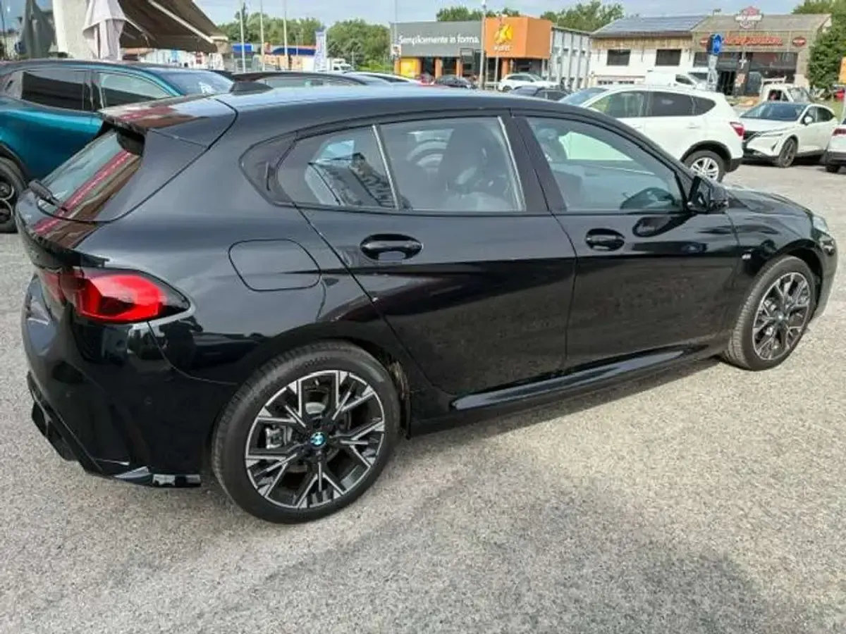 Usata BMW 120 M Sport 170 CV (125 kW) 2025 Nero Utilitaria