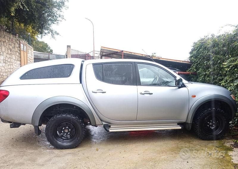 Usata Mitsubishi L200 136 CV (100 kW) 2008 Grigio Pick-up