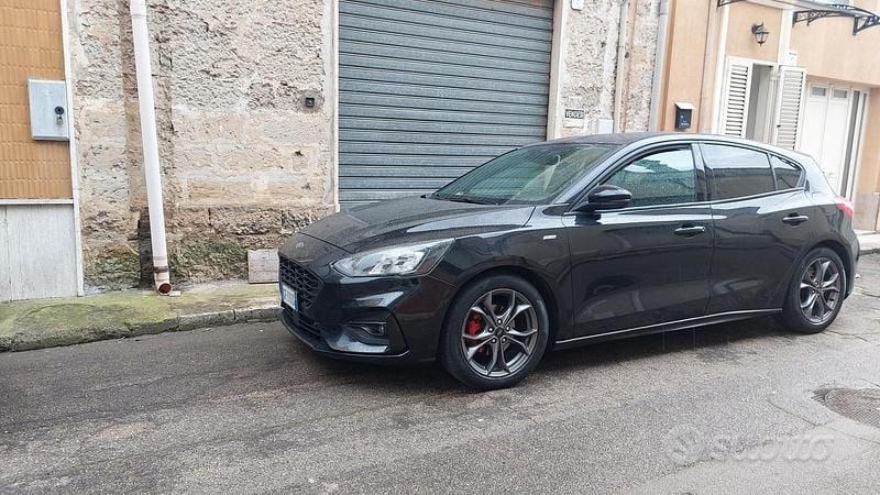 Usata Ford Focus ST-Line 120 CV (88 kW) 2021 Nero Berlina