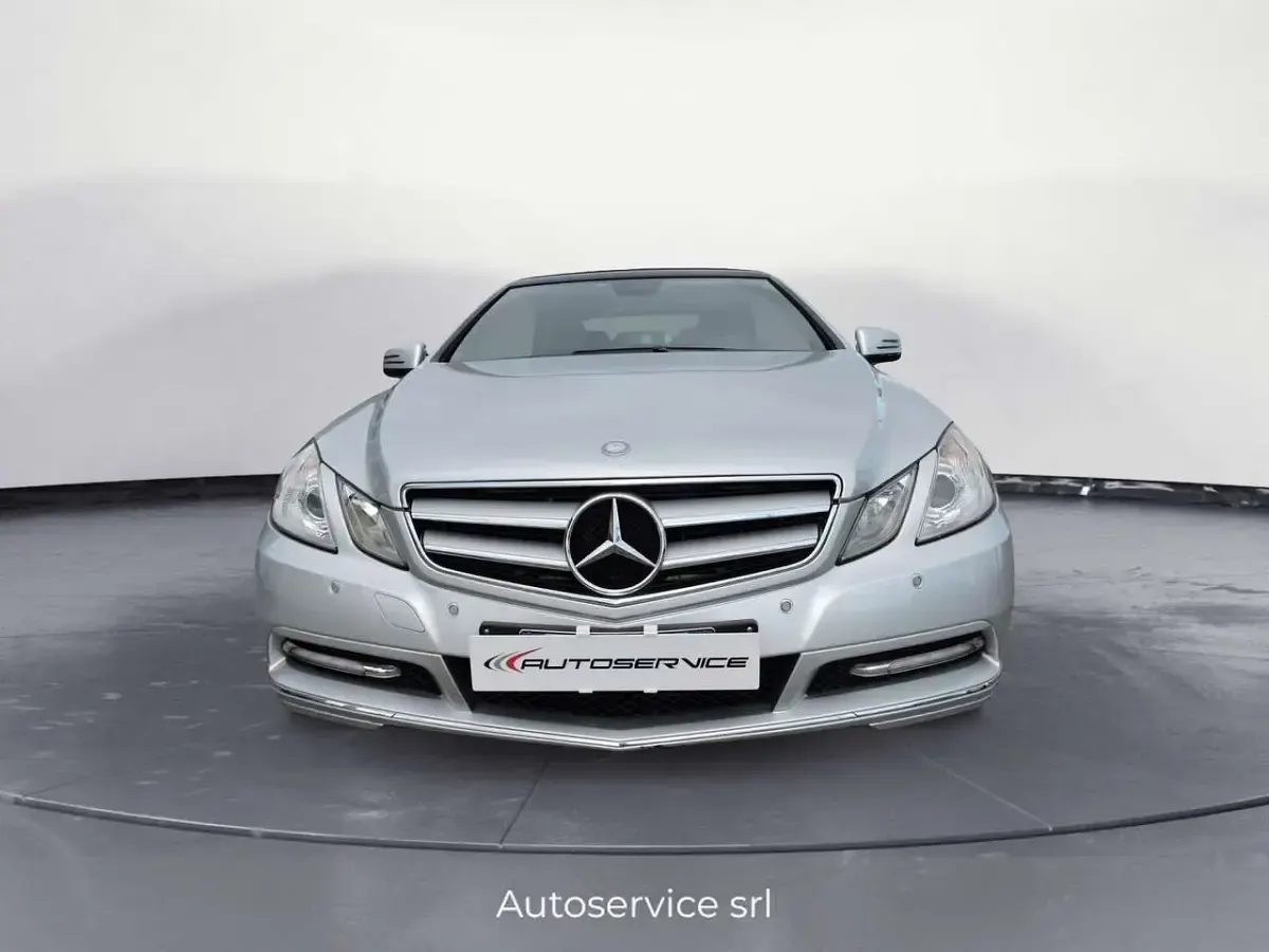Usata Mercedes E220 170 CV (125 kW) 2012 Argento Cabrio