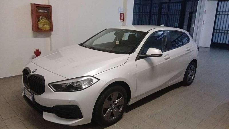 Usata BMW 118 Advantage 150 CV (110 kW) 2021 Bianco Utilitaria