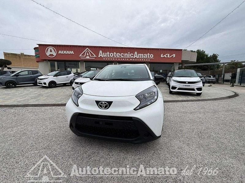 Bianco Nuova 2026 Toyota Aygo X Active SUV | 11.990 € - Immagine 1/4