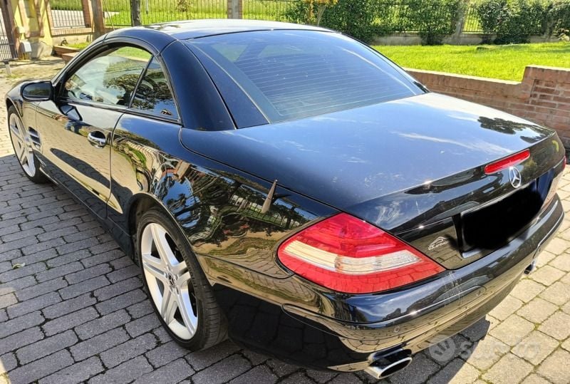 Usata Mercedes SL350 Chrome 272 CV (200 kW) 2007 Nero Cabrio