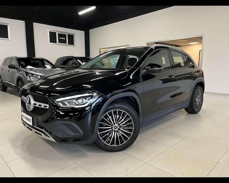 Usata Mercedes GLA200 Business 150 CV (110 kW) 2022 Nero SUV