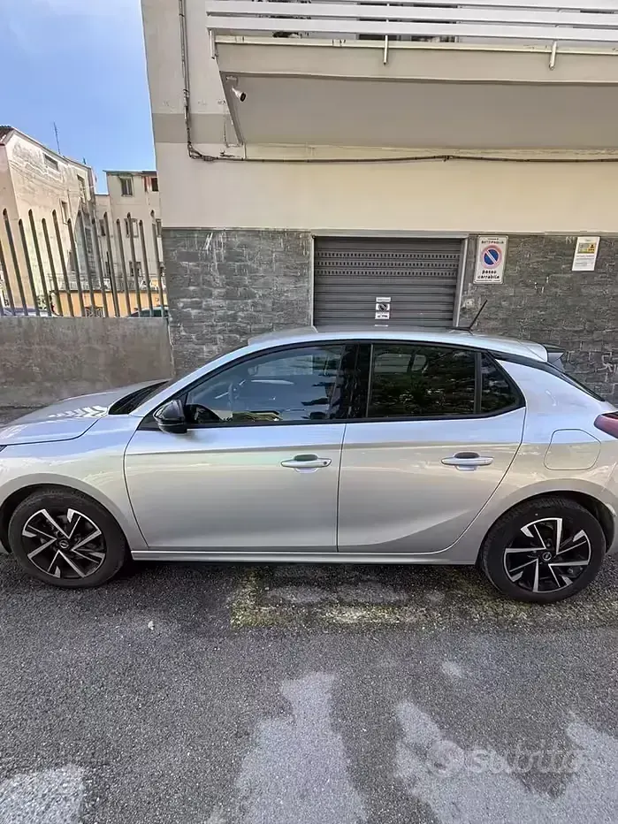 Usata Opel Corsa 101 CV (74 kW) 2025 Grigio Utilitaria