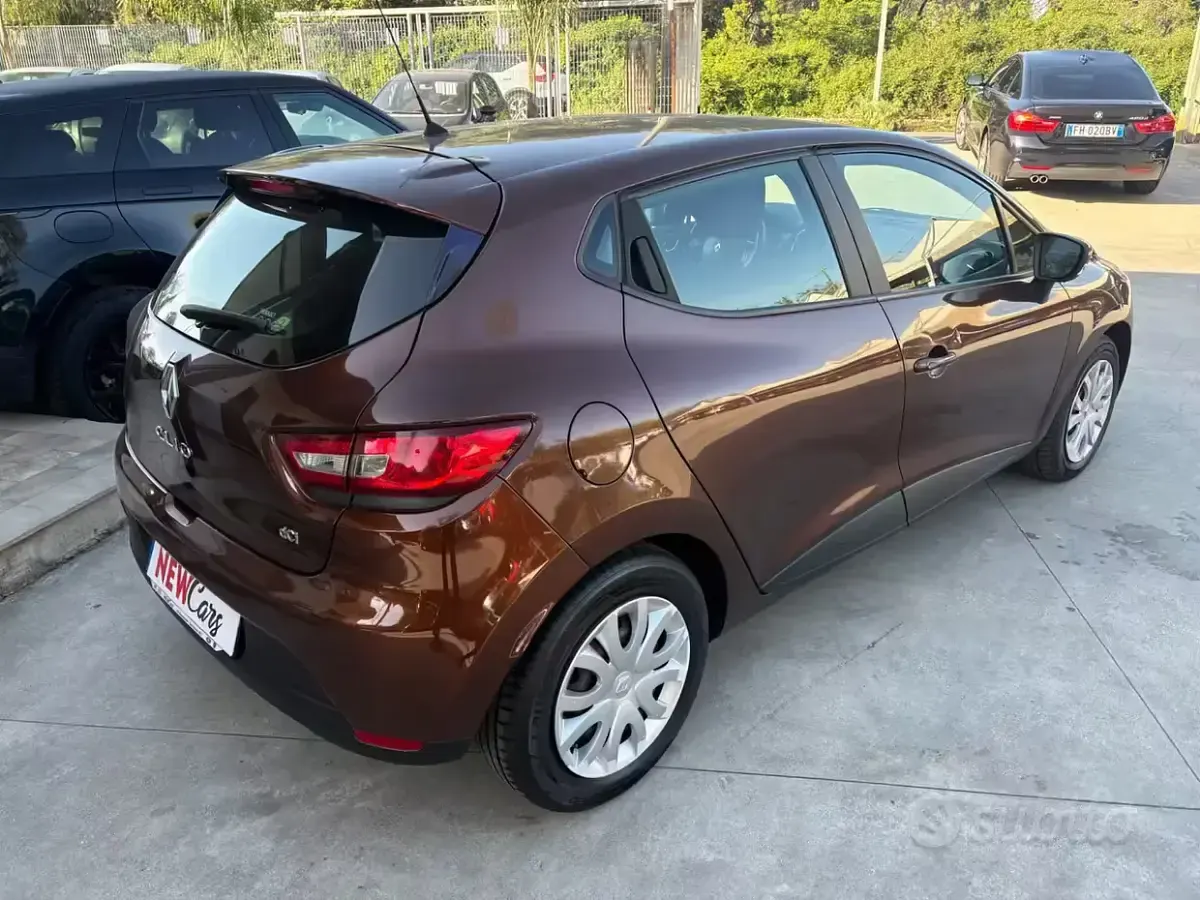 Usata Renault Clio IV 90 CV (66 kW) 2016 Marrone Berlina