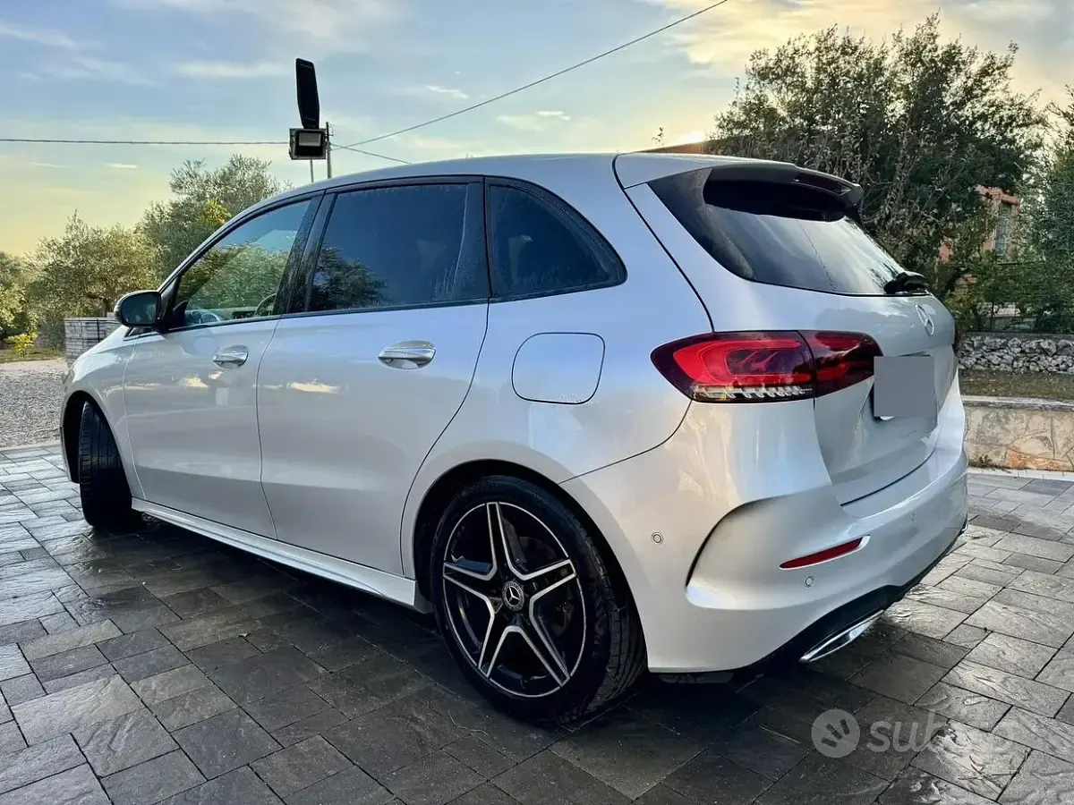 Usata Mercedes B180 Premium Plus 116 CV (85 kW) 2019 Utilitaria