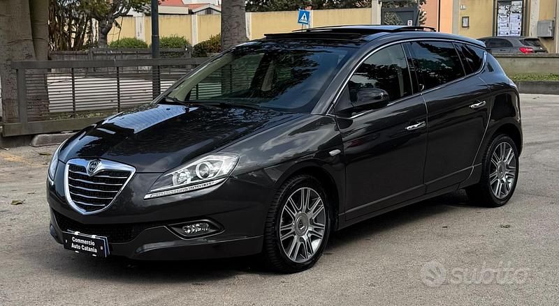 Usata Lancia Delta Gold 120 CV (88 kW) 2014 Grigio Utilitaria