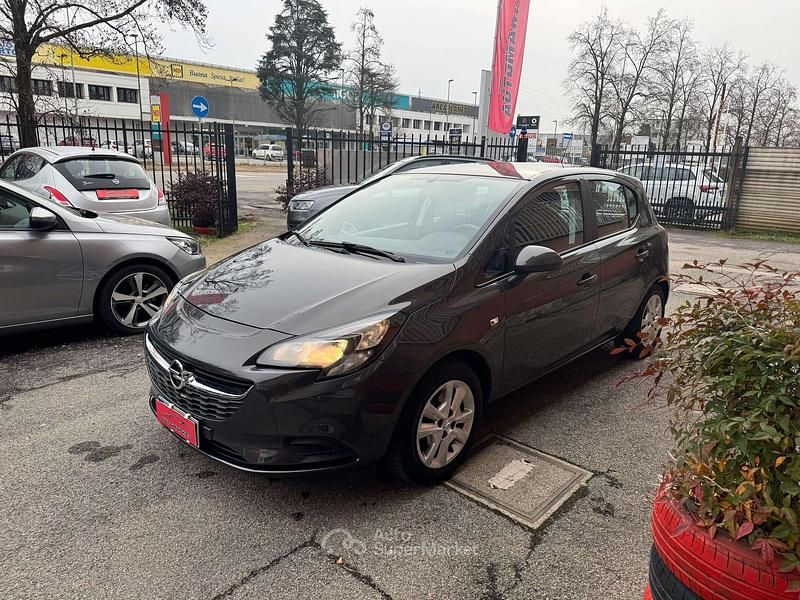 Usata Opel Corsa 69 CV (50 kW) 2016 Grigio Berlina