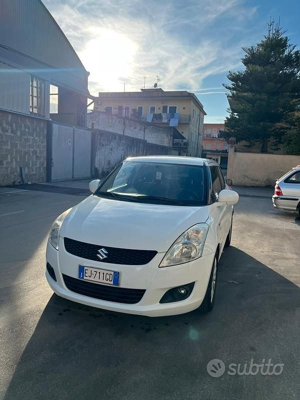 Usata Suzuki Swift 75 CV (55 kW) 2011 Bianco Utilitaria