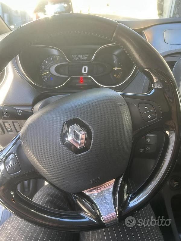 Usata Renault Captur 90 CV (66 kW) 2014 Grigio SUV