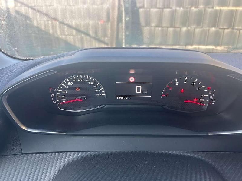 Usata Peugeot 208 Active 102 CV (75 kW) 2021 Utilitaria