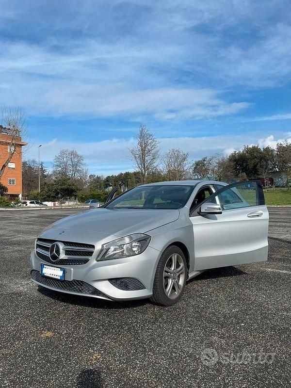 Usata Mercedes A200 156 CV (114 kW) 2015 Grigio Berlina