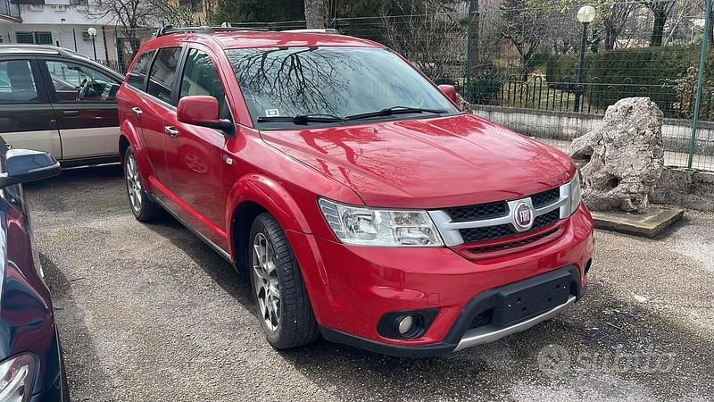 Usata Fiat Freemont Lounge 170 CV (125 kW) 2012 Rosso SUV