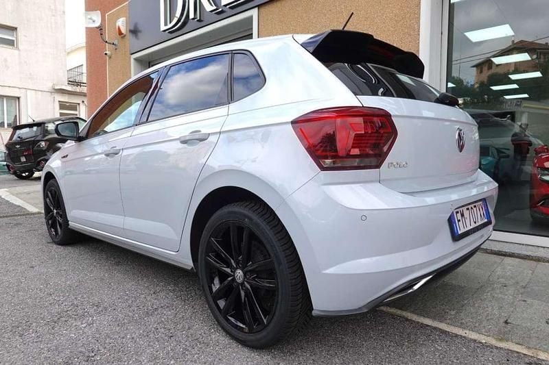 Usata VW Polo R-line 95 CV (69 kW) 2018 Grigio perlato Berlina