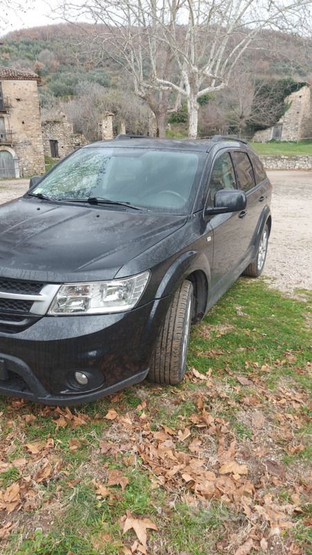 Nero Usata 2013 Fiat Freemont SUV | 9000 € (Buon prezzo) - Immagine 1/2