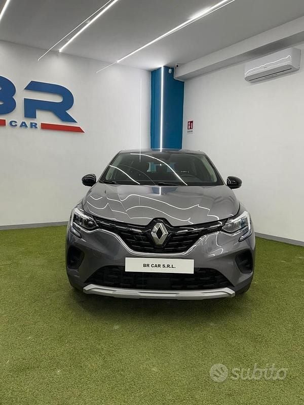 Usata Renault Captur Business 116 CV (85 kW) 2021 Grigio SUV
