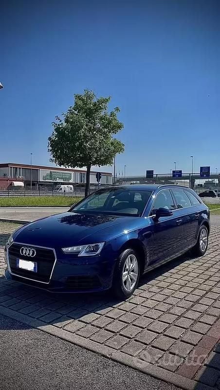 Usata Audi A4 150 CV (110 kW) 2018 Blu Station wagon