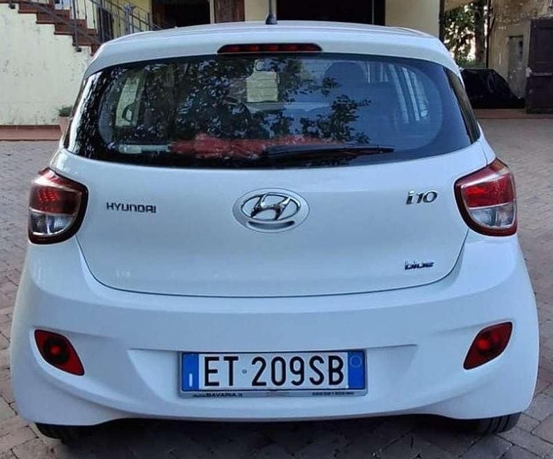 Usata Hyundai i10 Comfort 69 CV (50 kW) 2014 Bianco Utilitaria