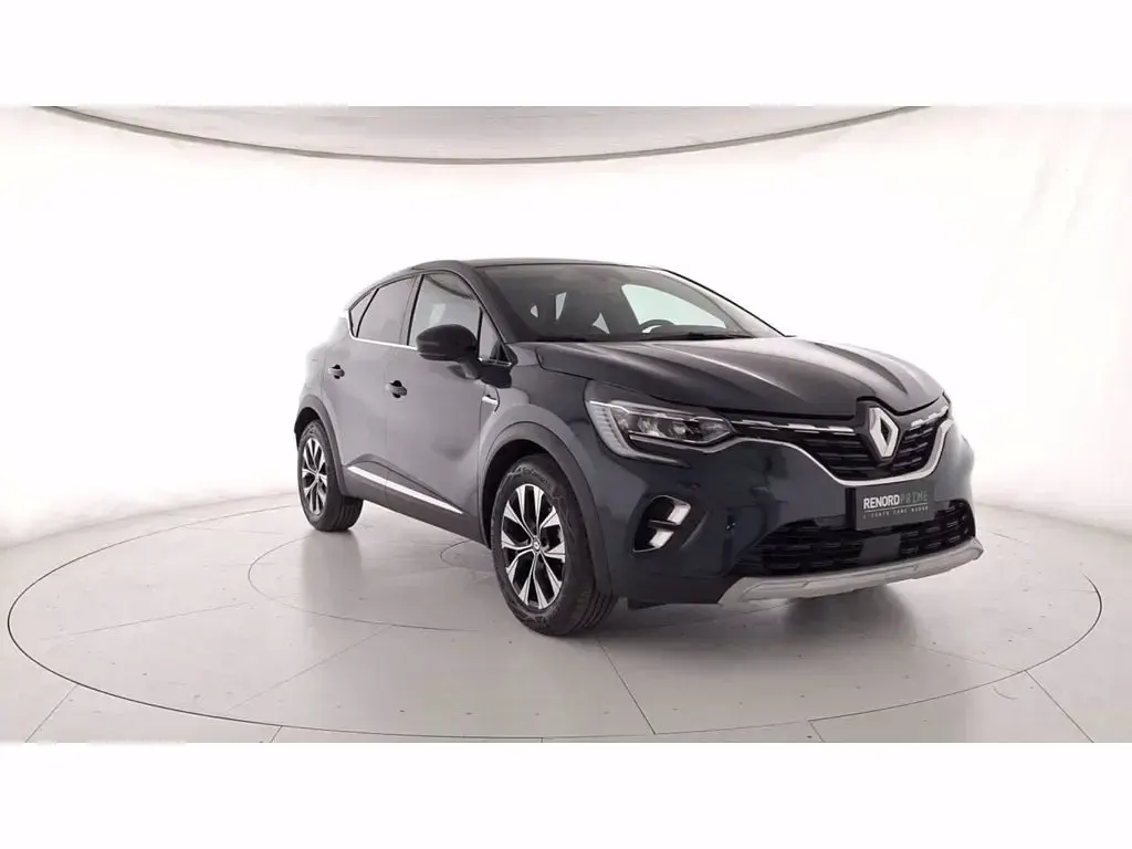 Usata Renault Captur Techno 140 CV (102 kW) 2023 Blu scuro SUV
