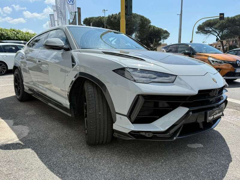 Usata Lamborghini Urus 666 CV (489 kW) 2024 Grigio hati SUV