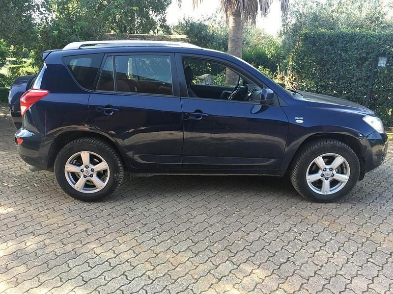 Usata Toyota RAV4 136 CV (100 kW) 2006 Blu/azzurro SUV