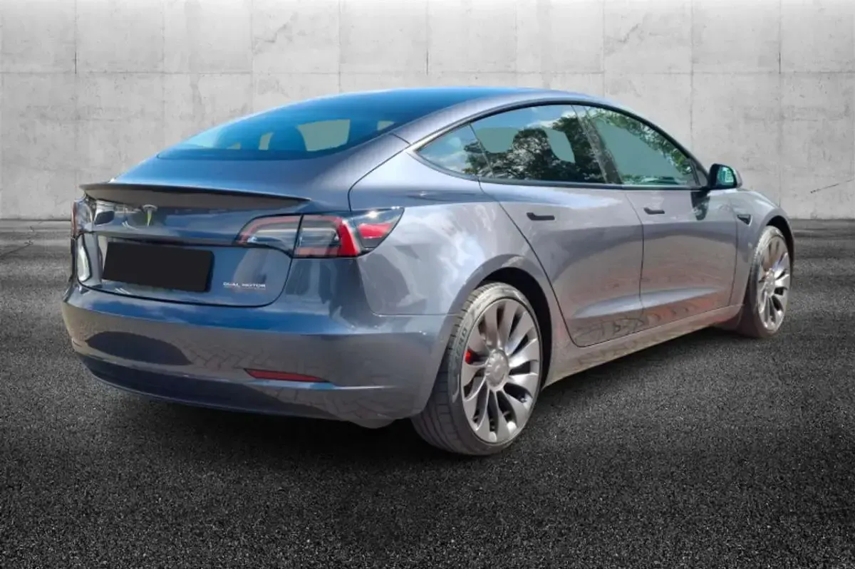 Usata Tesla Model 3 Performance 155 kW (211 CV) 2022 Grigio Berlina