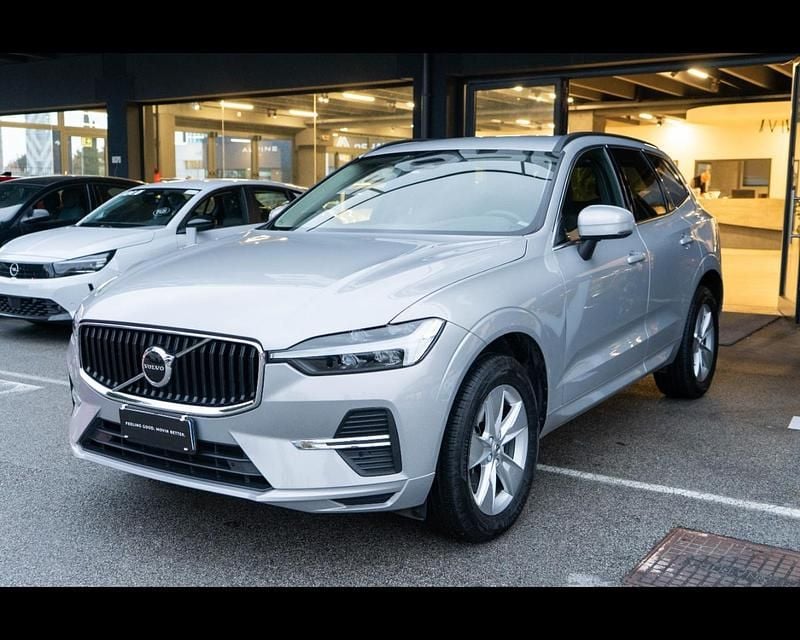 Usata Volvo XC60 Core 197 CV (144 kW) 2023 Grigio chiaro SUV