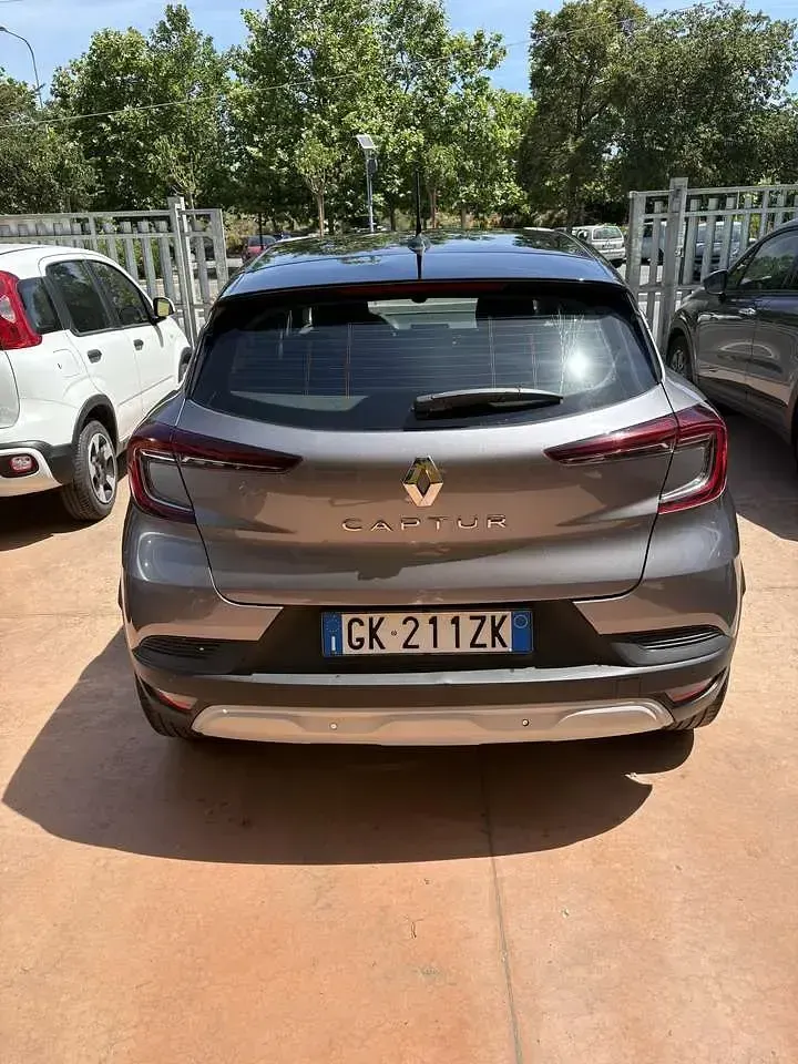 Usata Renault Captur Business 101 CV (74 kW) 2022 Grigio SUV