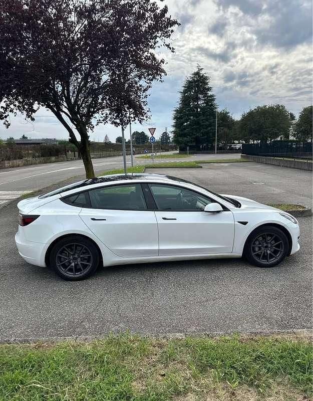 Usata Tesla Model 3 Standard Range 208 kW (283 CV) 2023 Bianco Berlina